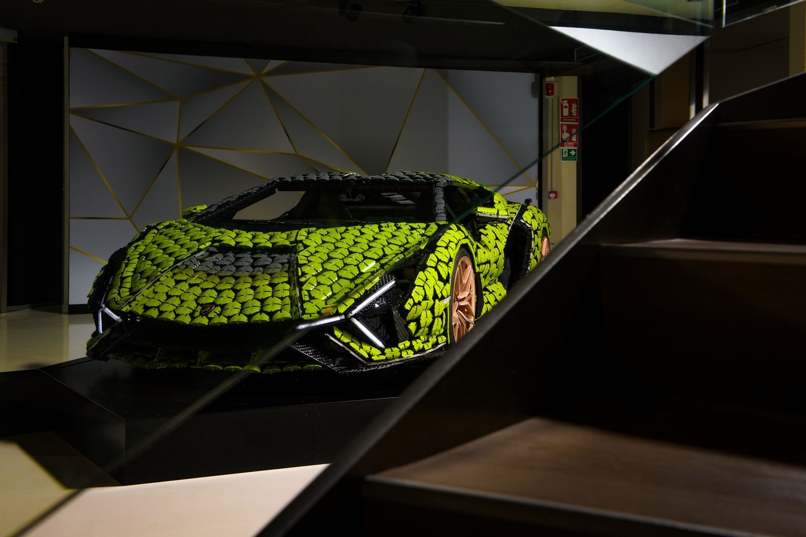 LAMBORGHINI SIAN FKP 37 LEGO TECHNIC, foto 3