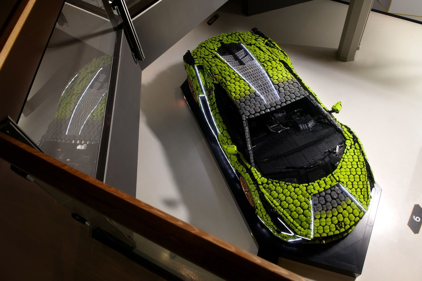 LAMBORGHINI SIAN FKP 37 LEGO TECHNIC, foto 6