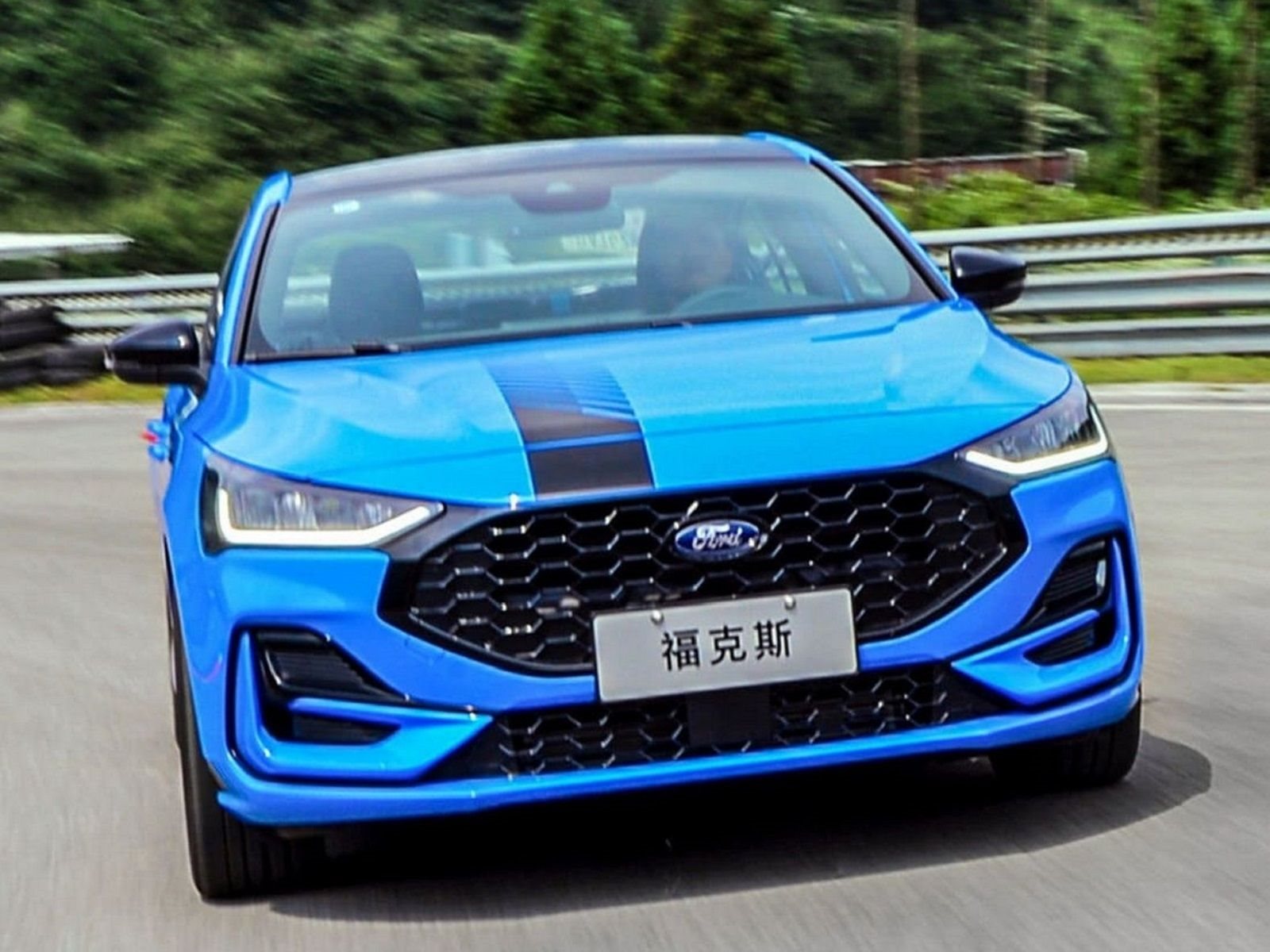 FORD FOCUS SEDAN ST-LINE, foto 2