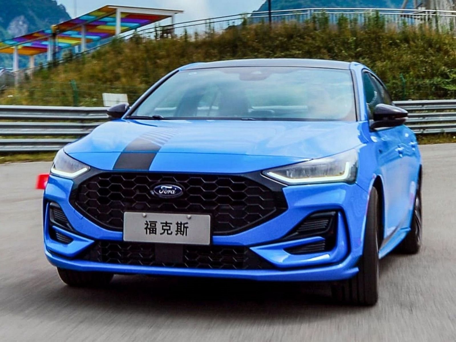 FORD FOCUS SEDAN ST-LINE, foto 4