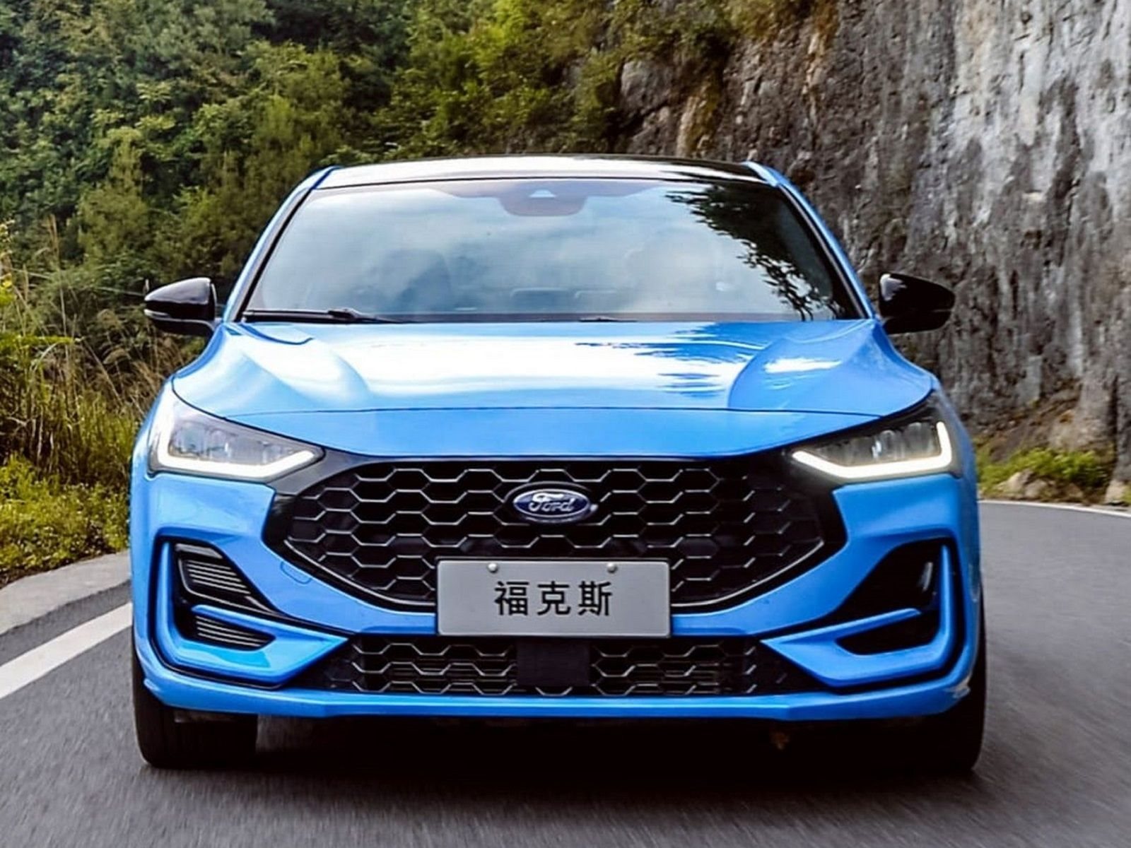 FORD FOCUS SEDAN ST-LINE, foto 9