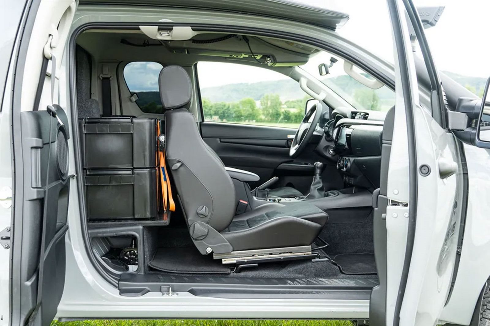 2022 - TOYOTA HILUX BUSH CAMPER, foto 12