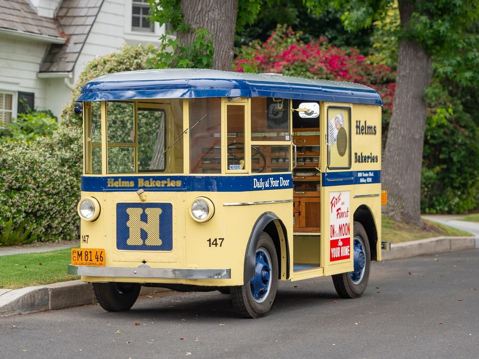 TWIN COACH HELMS BAKERY DELIVERY TRUCK, foto 28