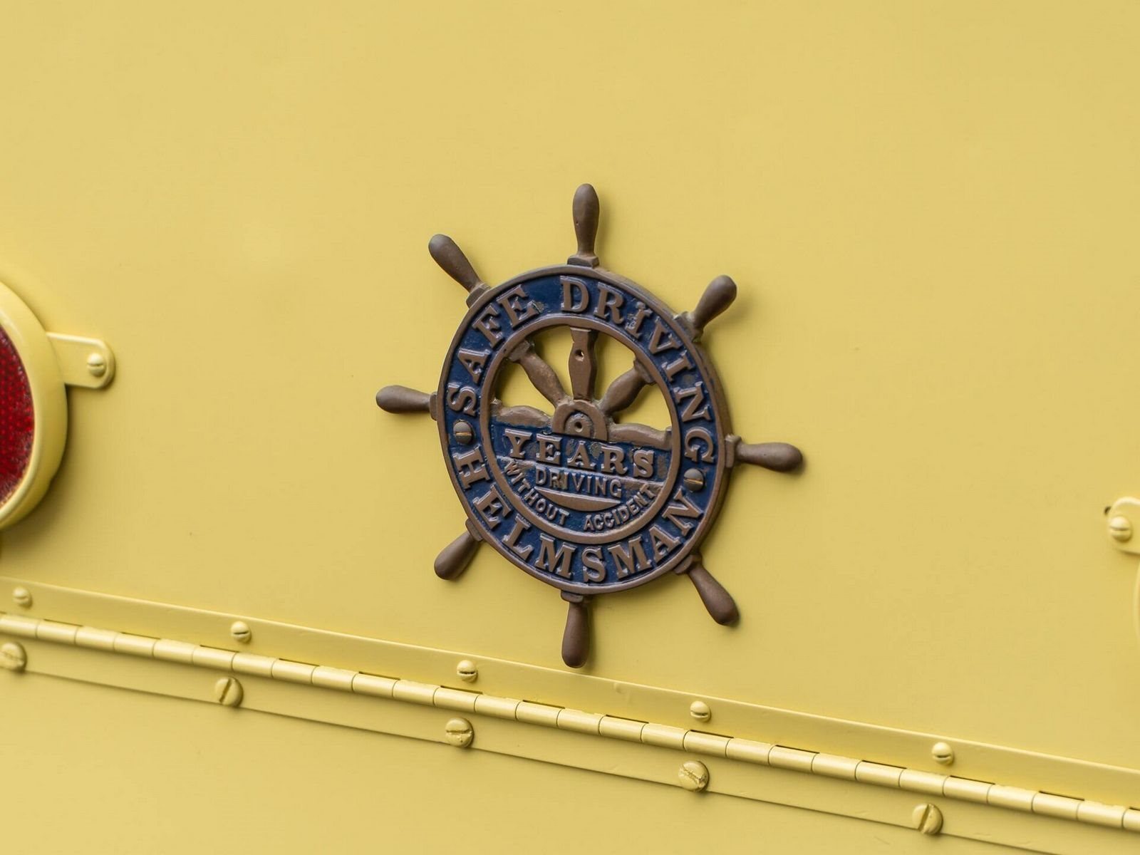 TWIN COACH HELMS BAKERY DELIVERY TRUCK, foto 37