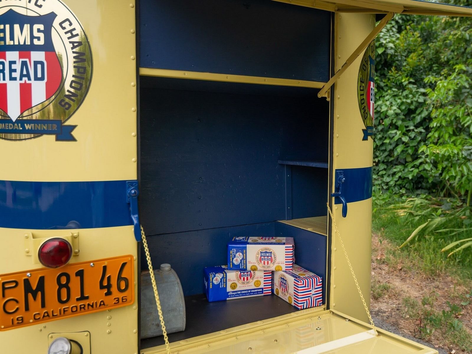 TWIN COACH HELMS BAKERY DELIVERY TRUCK, foto 40