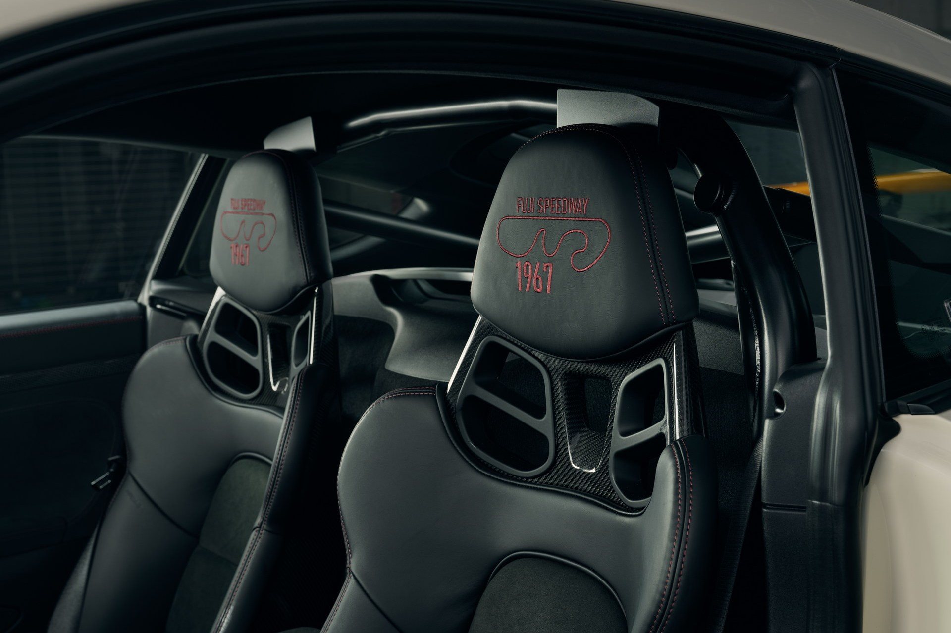 2022 - PORSCHE 718 CAYMAN GT4 ‘TRIBUTE TO 906’, foto 8