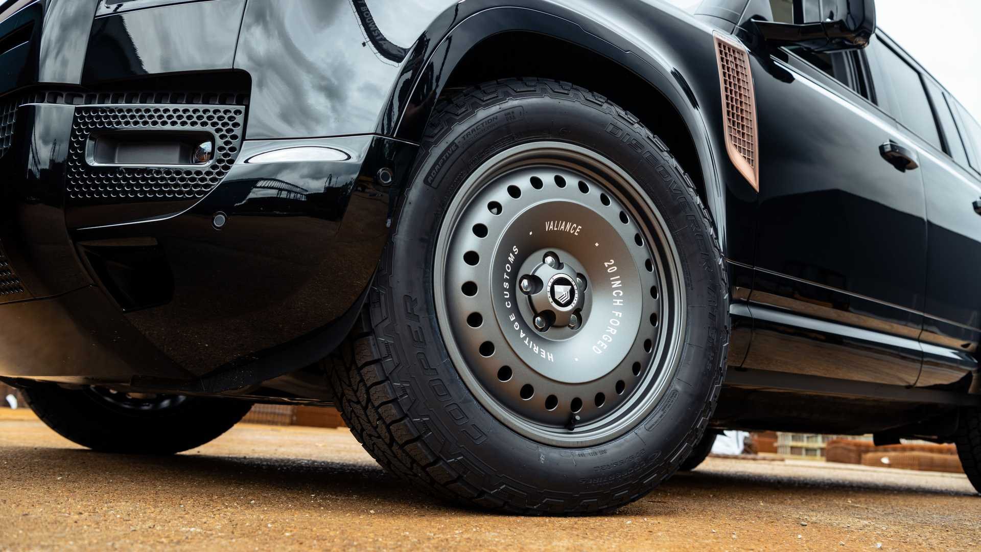 LAND ROVER DEFENDER VALIANCE COPPERHEAD BY HERITAGE CUSTOMS, foto 17