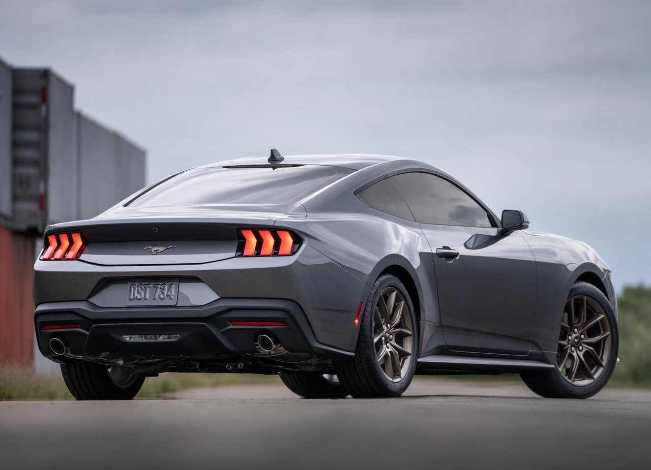 FORD MUSTANG, foto 3