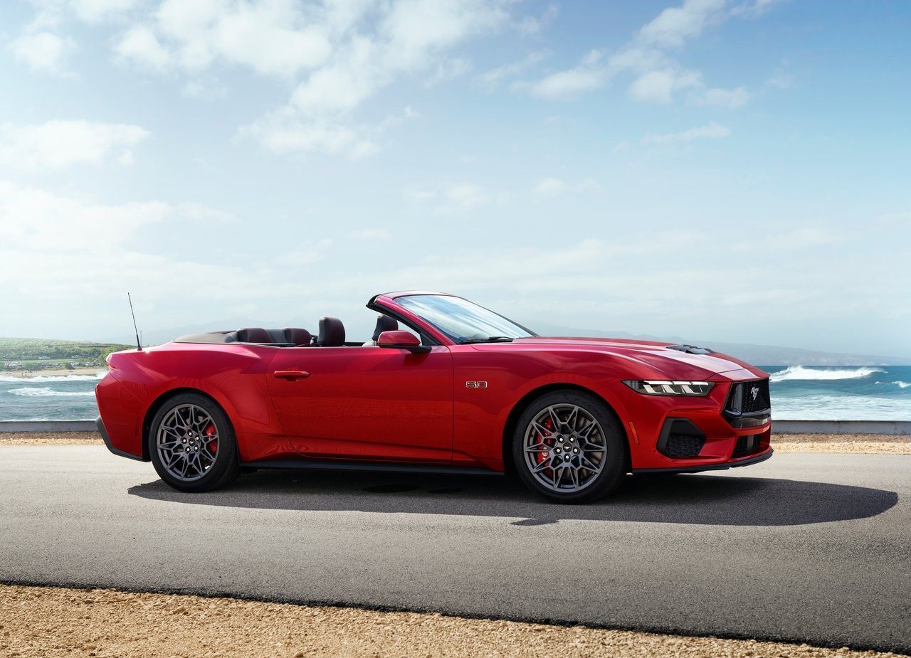 FORD MUSTANG GT CONVERTIBLE, foto 2