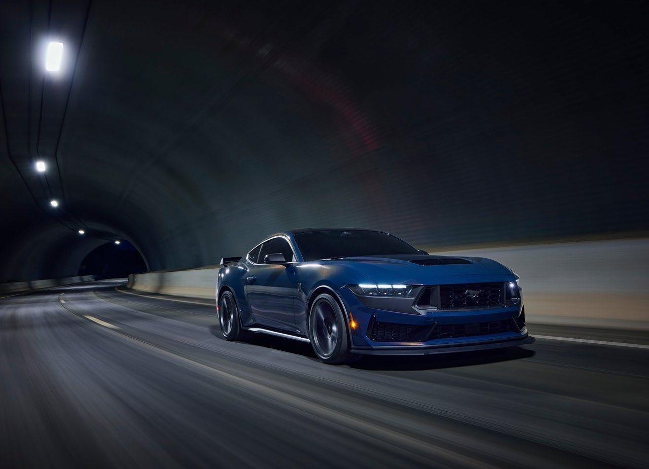 FORD MUSTANG DARK HORSE, foto 3