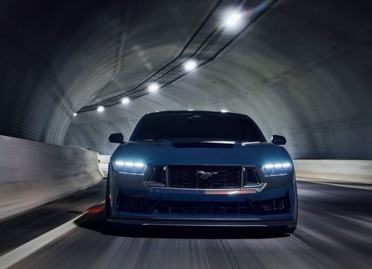 FORD MUSTANG DARK HORSE, foto 8