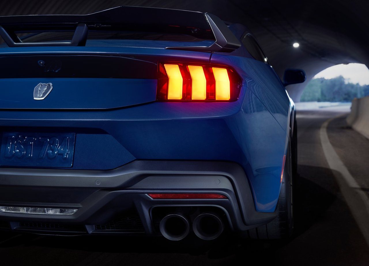 FORD MUSTANG DARK HORSE, foto 12