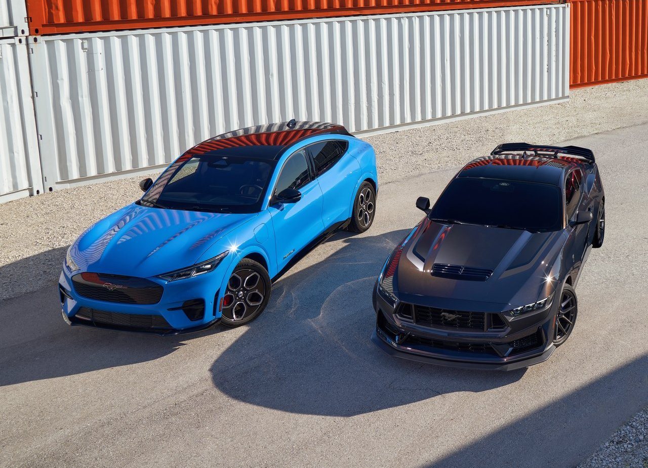 FORD MUSTANG DARK HORSE, foto 15