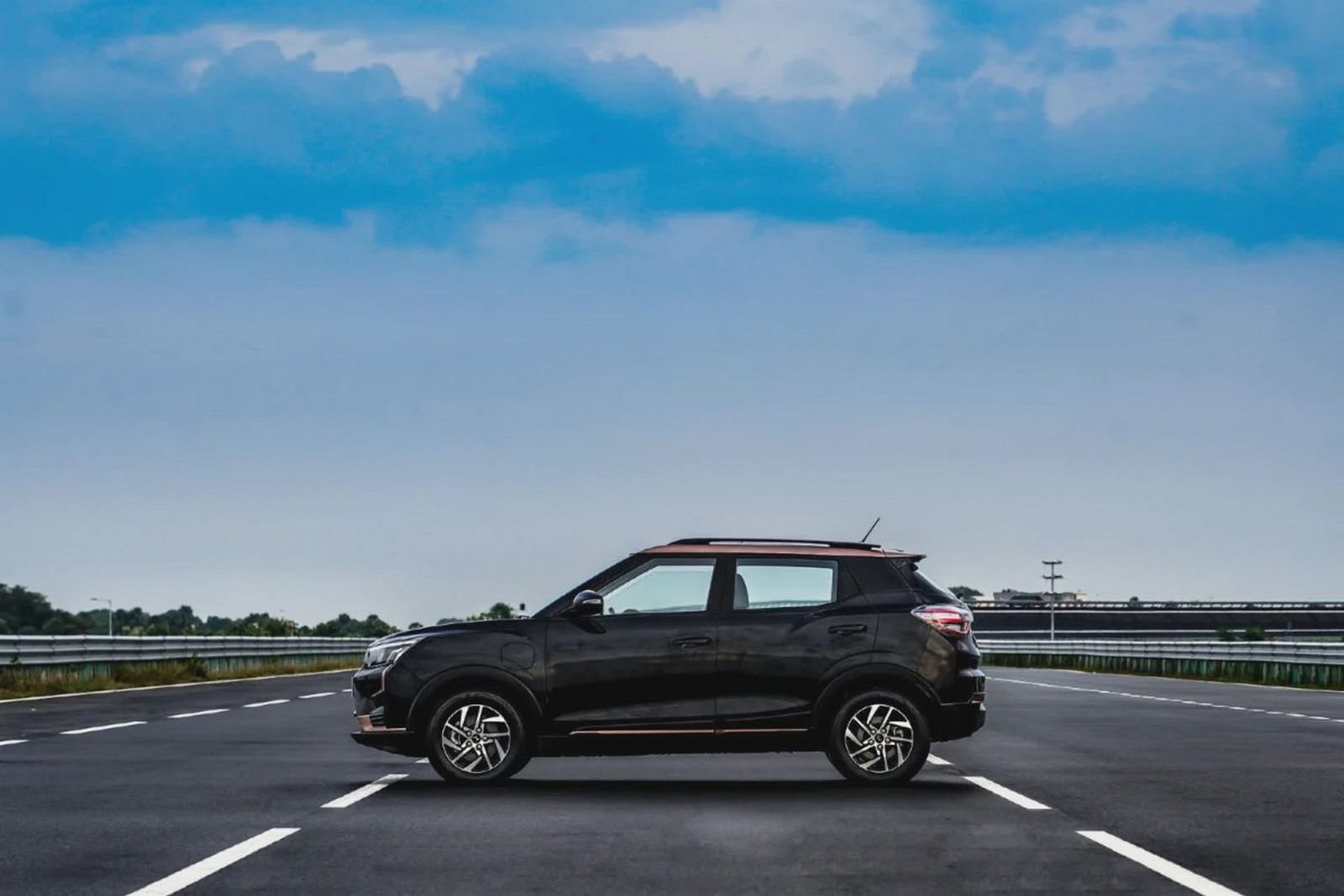 MAHINDRA XUV400, foto 13