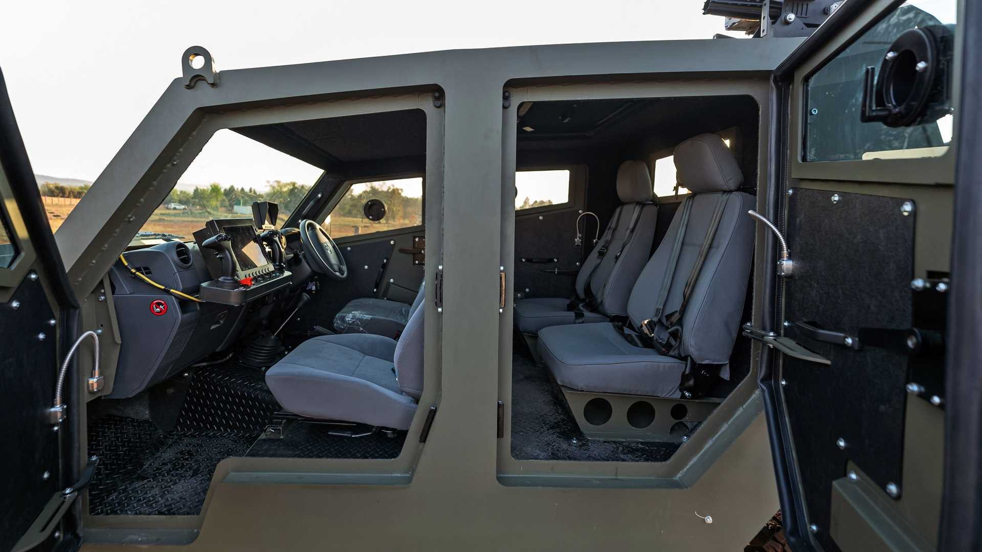 TOYOTA LAND CRUISER BY SVI ENGINEERING, foto 8