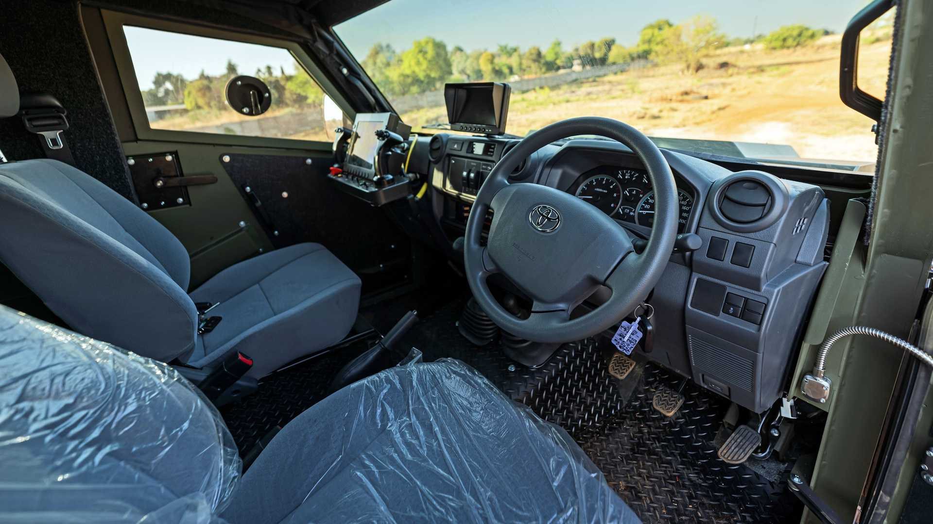 TOYOTA LAND CRUISER BY SVI ENGINEERING, foto 9