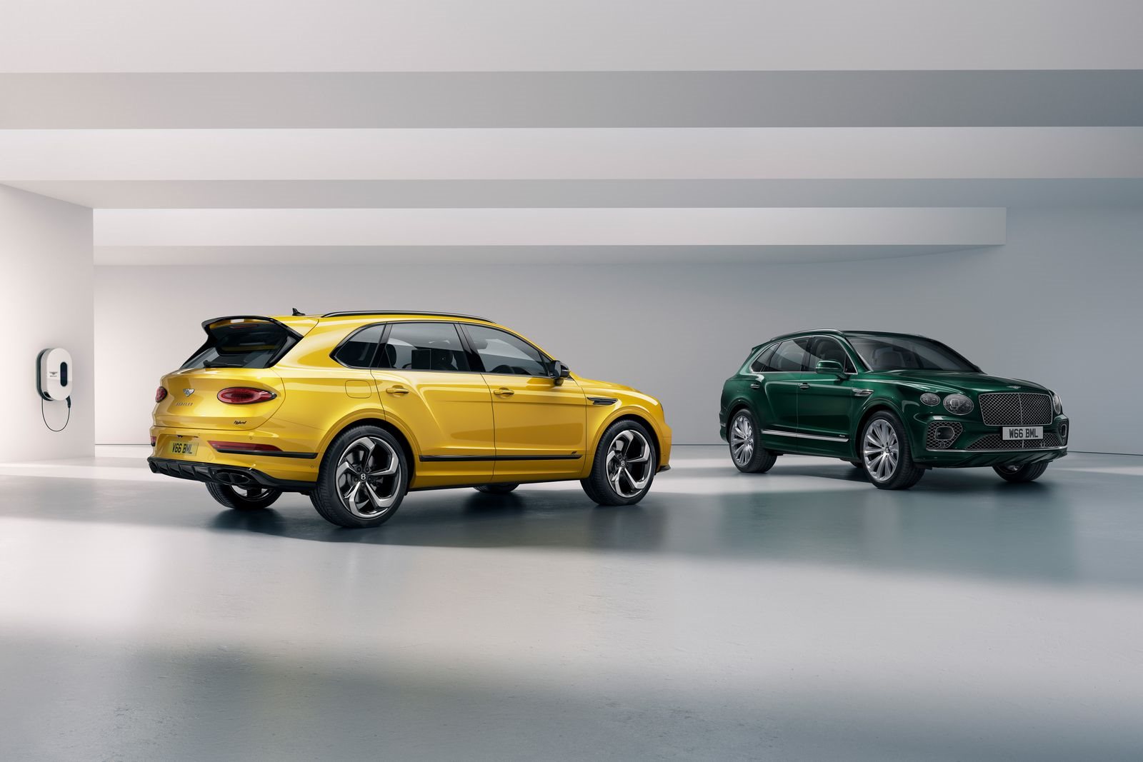 2023 - BENTLEY BENTAYGA S HYBRID & BENTAYGA AZURE HYBRID, foto 1