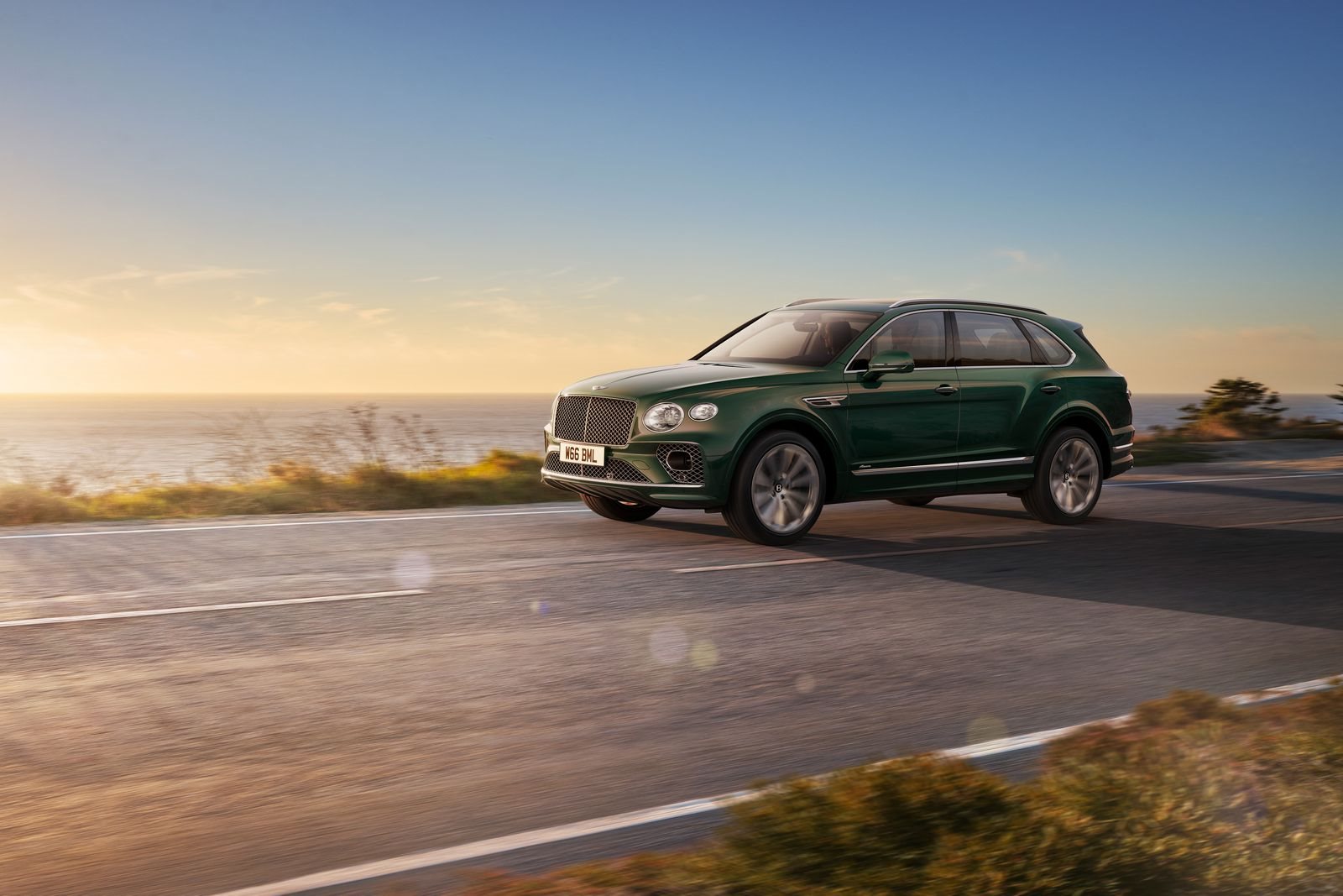 2023 - BENTLEY BENTAYGA S HYBRID & BENTAYGA AZURE HYBRID, foto 2