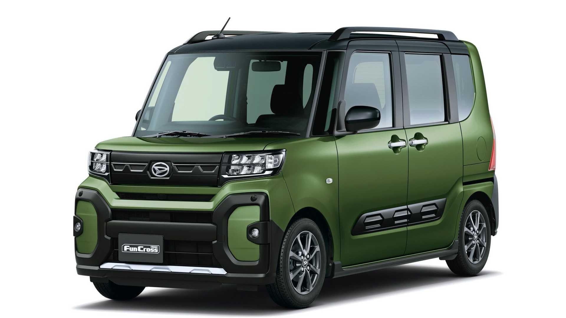 2022 - DAIHATSU TANTO FUN CROSS, foto 1