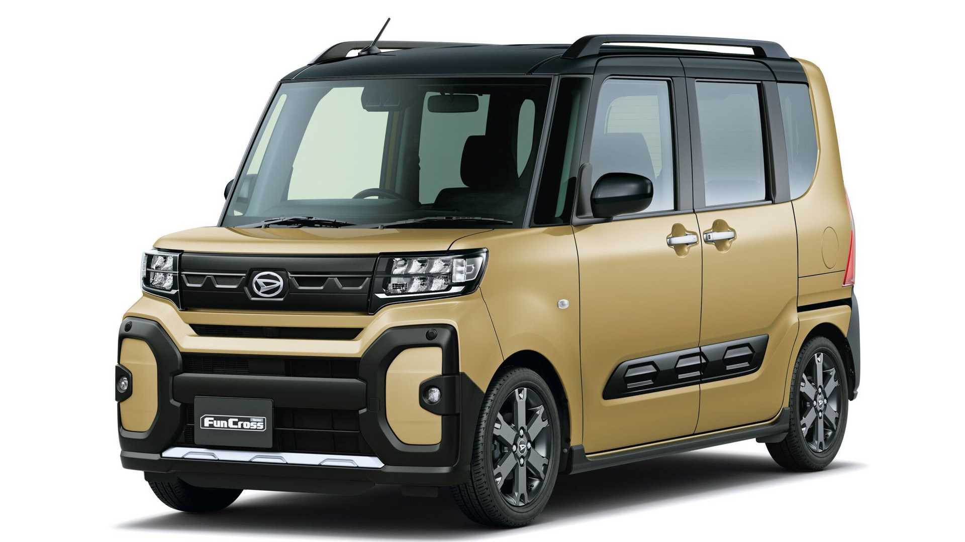 2022 - DAIHATSU TANTO FUN CROSS, foto 2