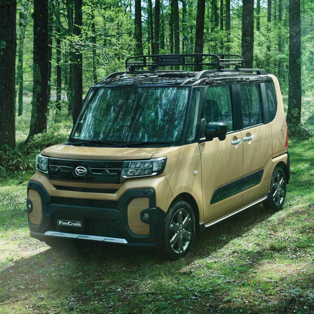 2022 - DAIHATSU TANTO FUN CROSS, foto 3