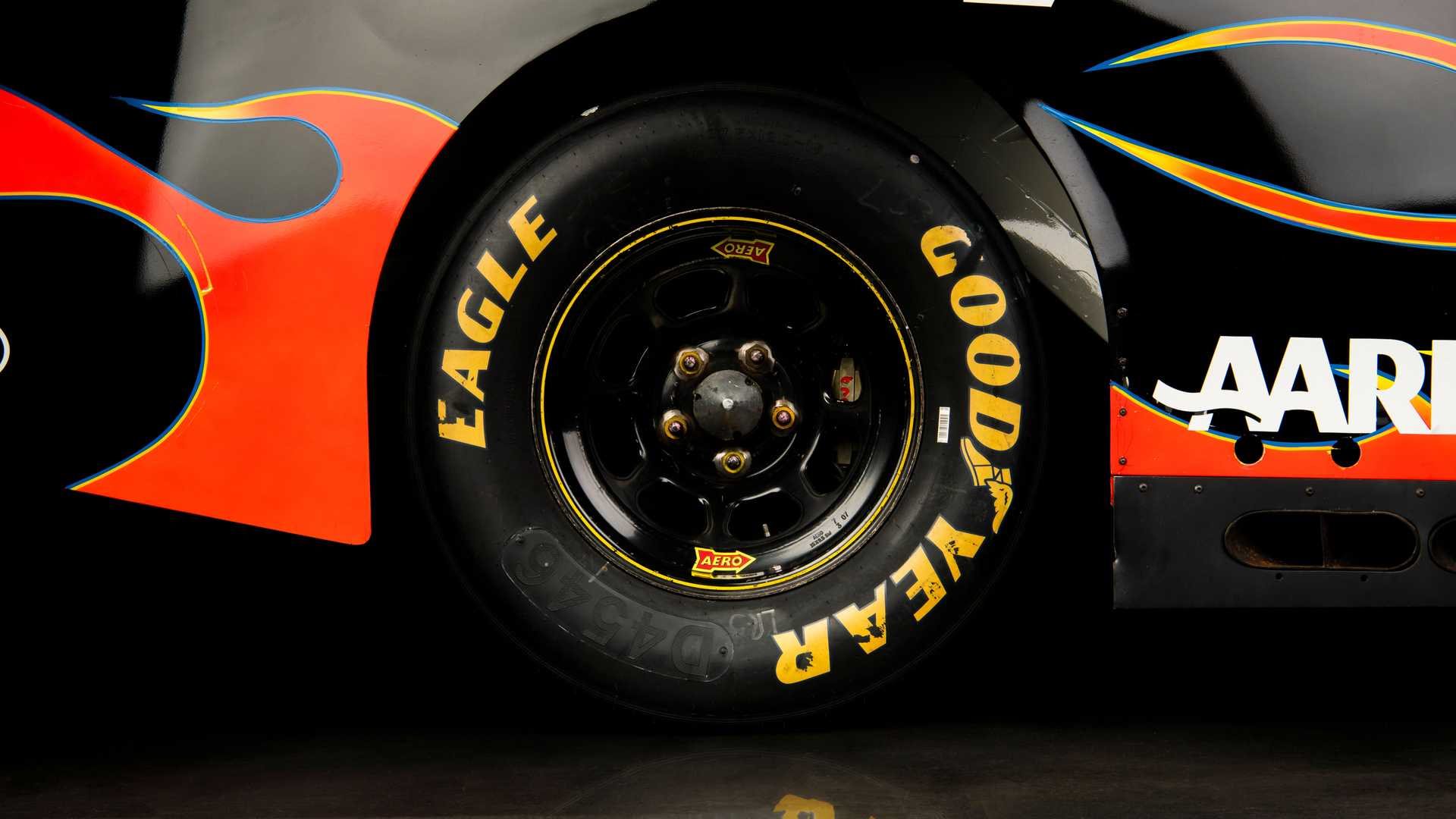 2011 - CHEVROLET IMPALA NASCAR SPRINT CUP EX-JEFF GORDON, foto 14