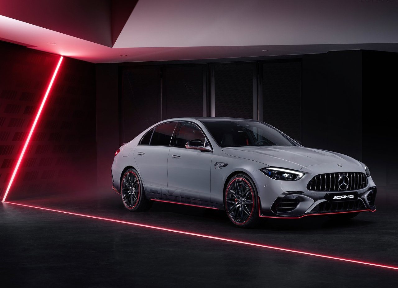 2023 - MERCEDES-AMG C 63 S E PERFORMANCE F1 EDITION, foto 2
