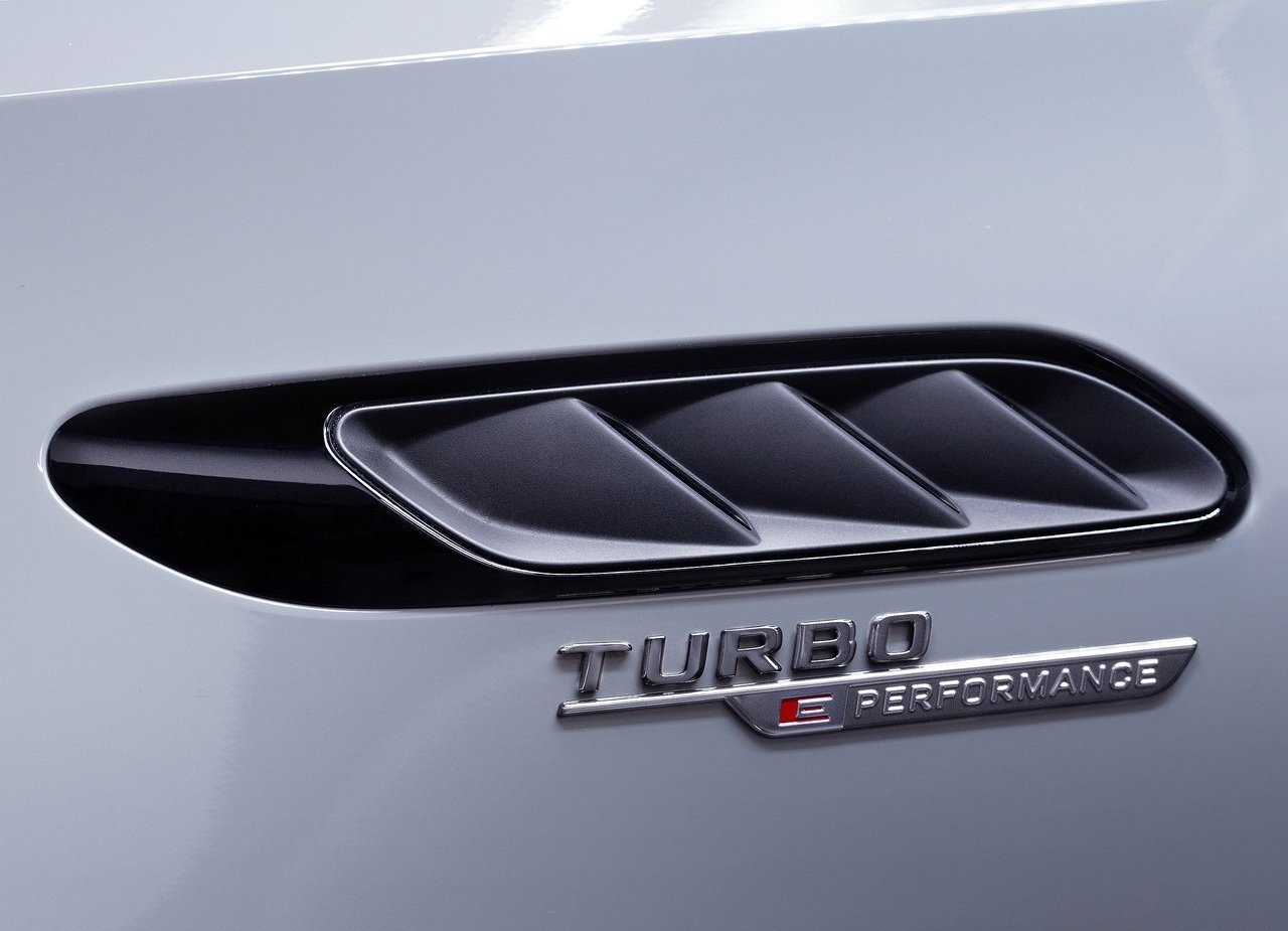 2023 - MERCEDES-AMG C 63 S E PERFORMANCE F1 EDITION, foto 12