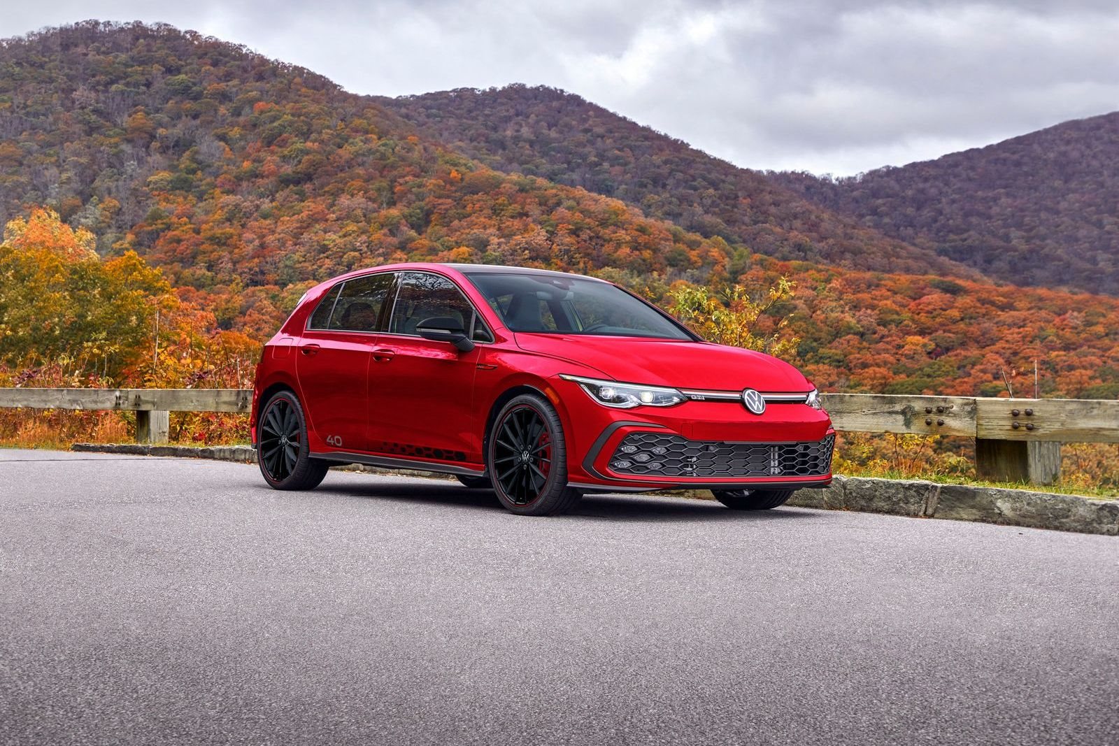 VOLKSWAGEN GOLF GTI 40TH ANNIVERSARY EDITION US VERSION, foto 1