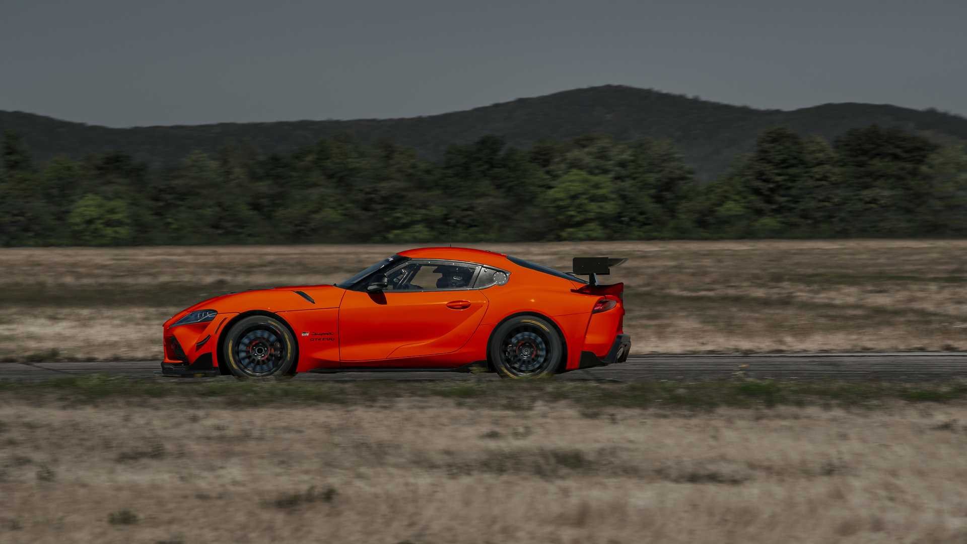 TOYOTA GR SUPRA GT4 EVO, foto 9
