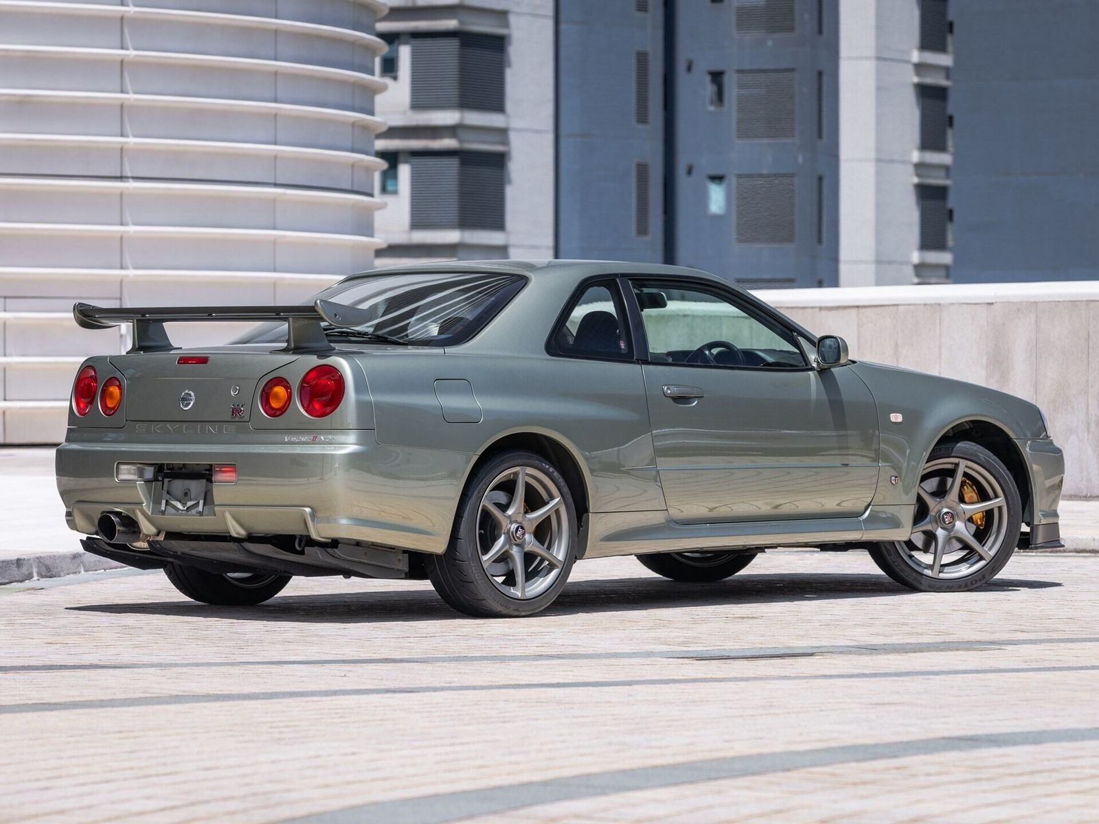 NISSAN SKYLINE GT-R V-SPEC II NÜR MILLENNIUM JADE METALLIC, foto 2