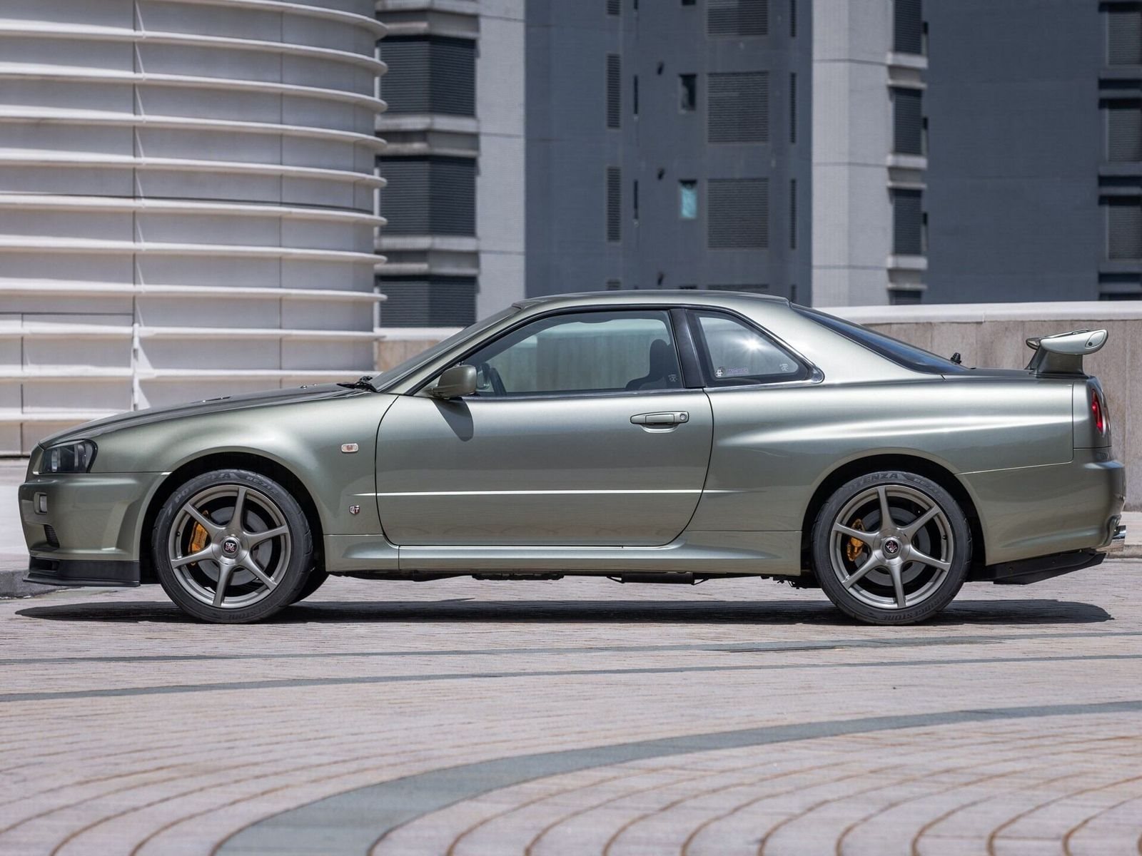NISSAN SKYLINE GT-R V-SPEC II NÜR MILLENNIUM JADE METALLIC, foto 3