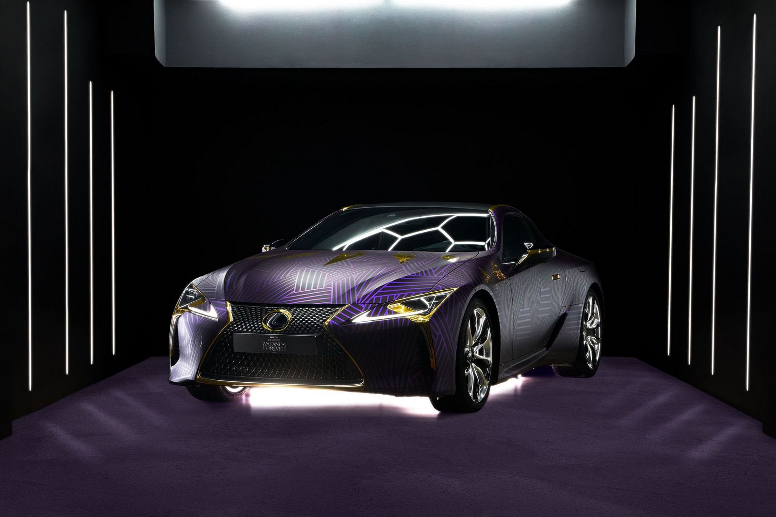 LEXUS LC BLACK PANTHER, foto 1