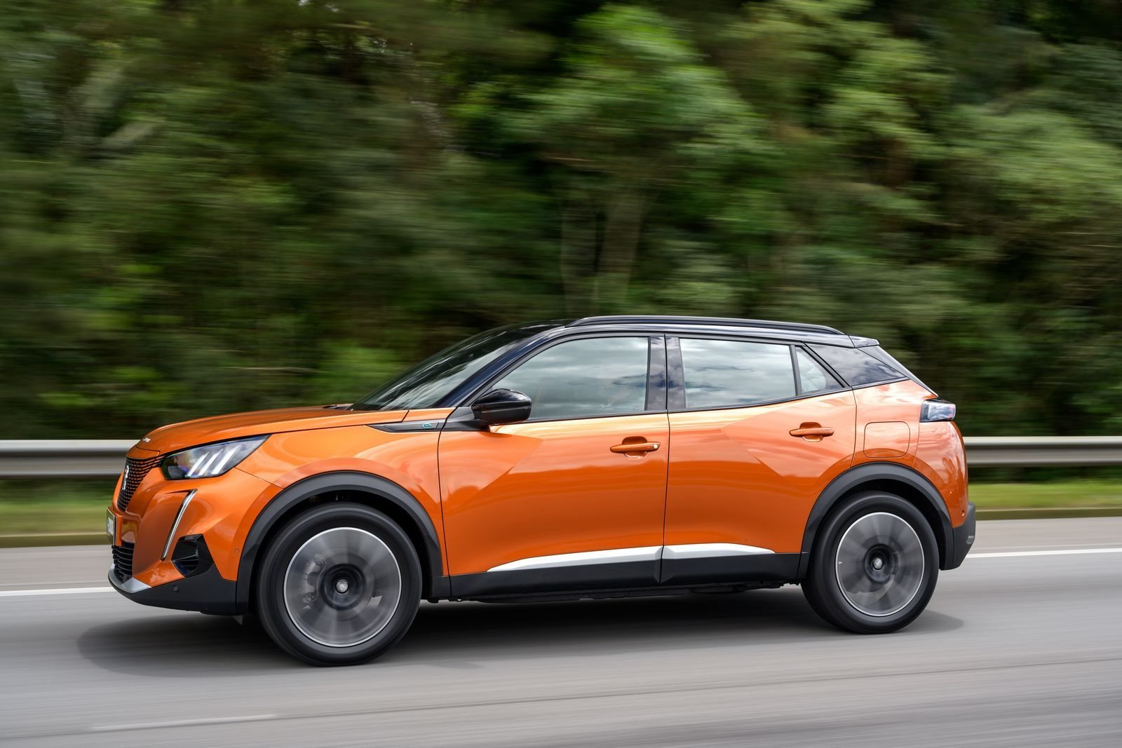 2023 - PEUGEOT E-2008, foto 13