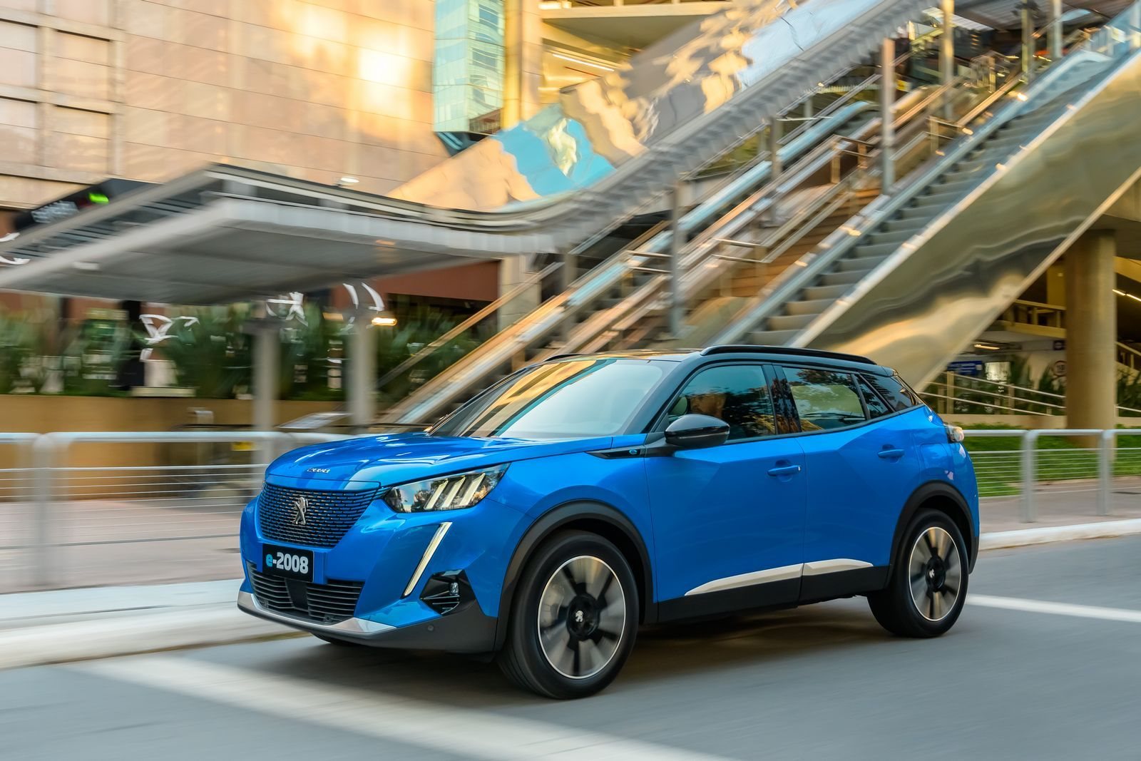 2023 - PEUGEOT E-2008, foto 29