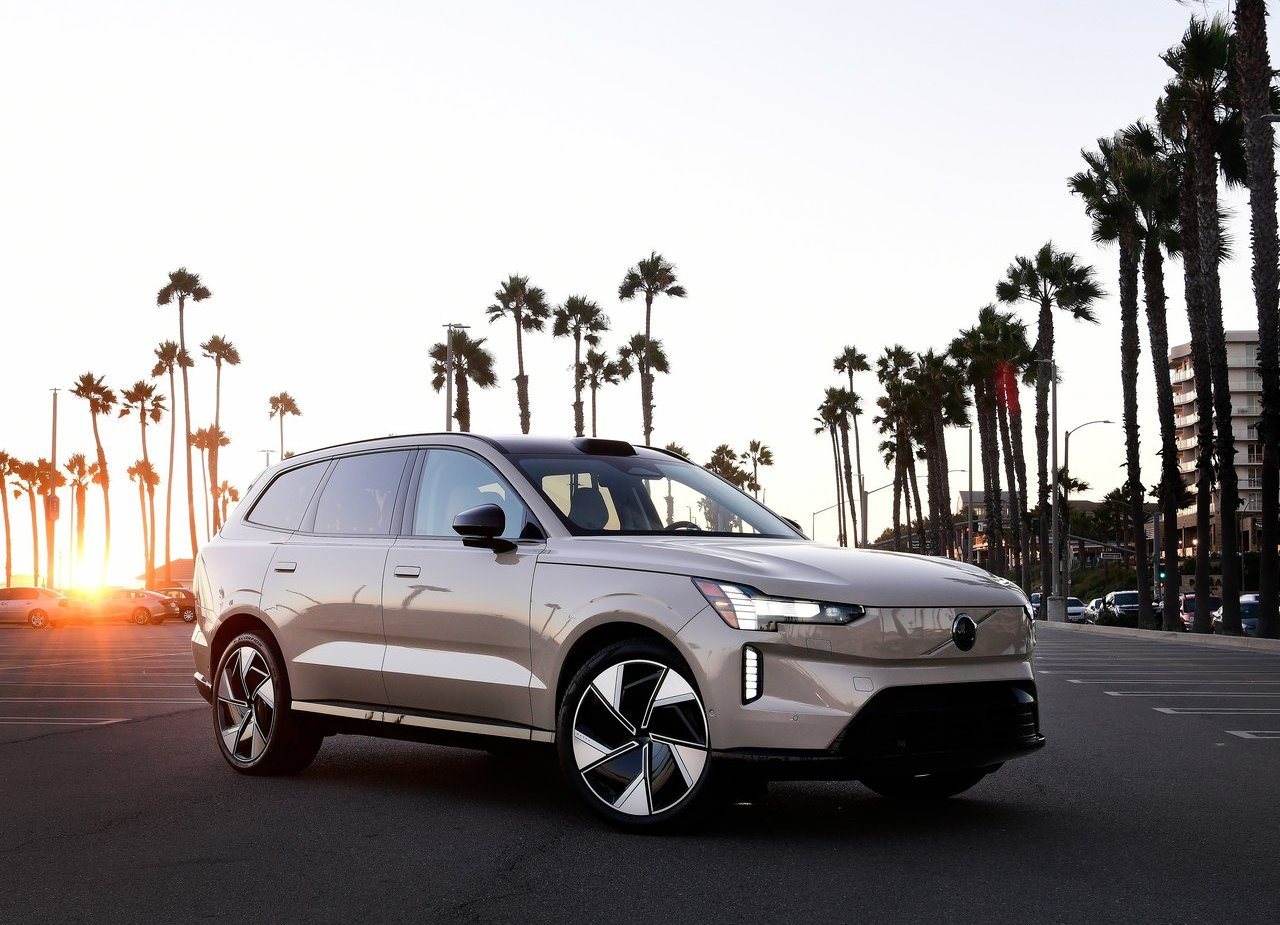 VOLVO EX90, foto 10