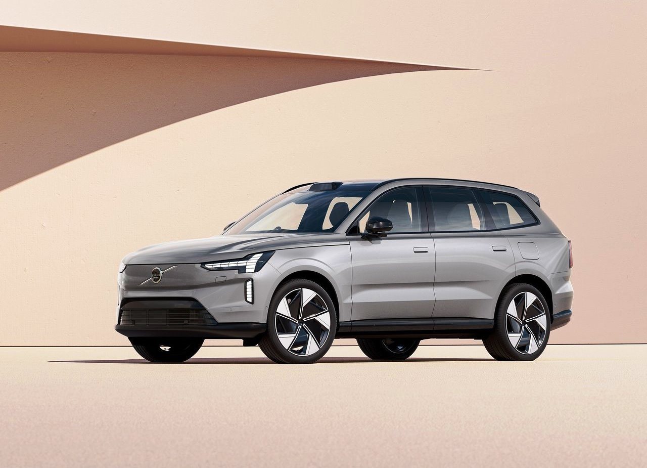 VOLVO EX90, foto 15