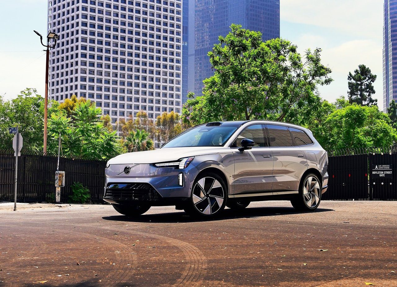 VOLVO EX90, foto 22