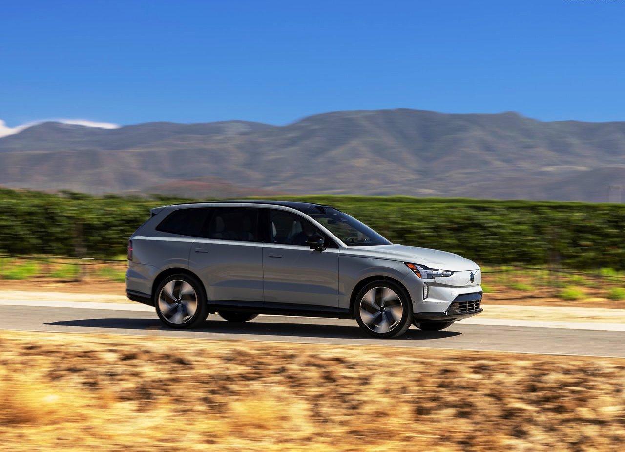 VOLVO EX90, foto 42