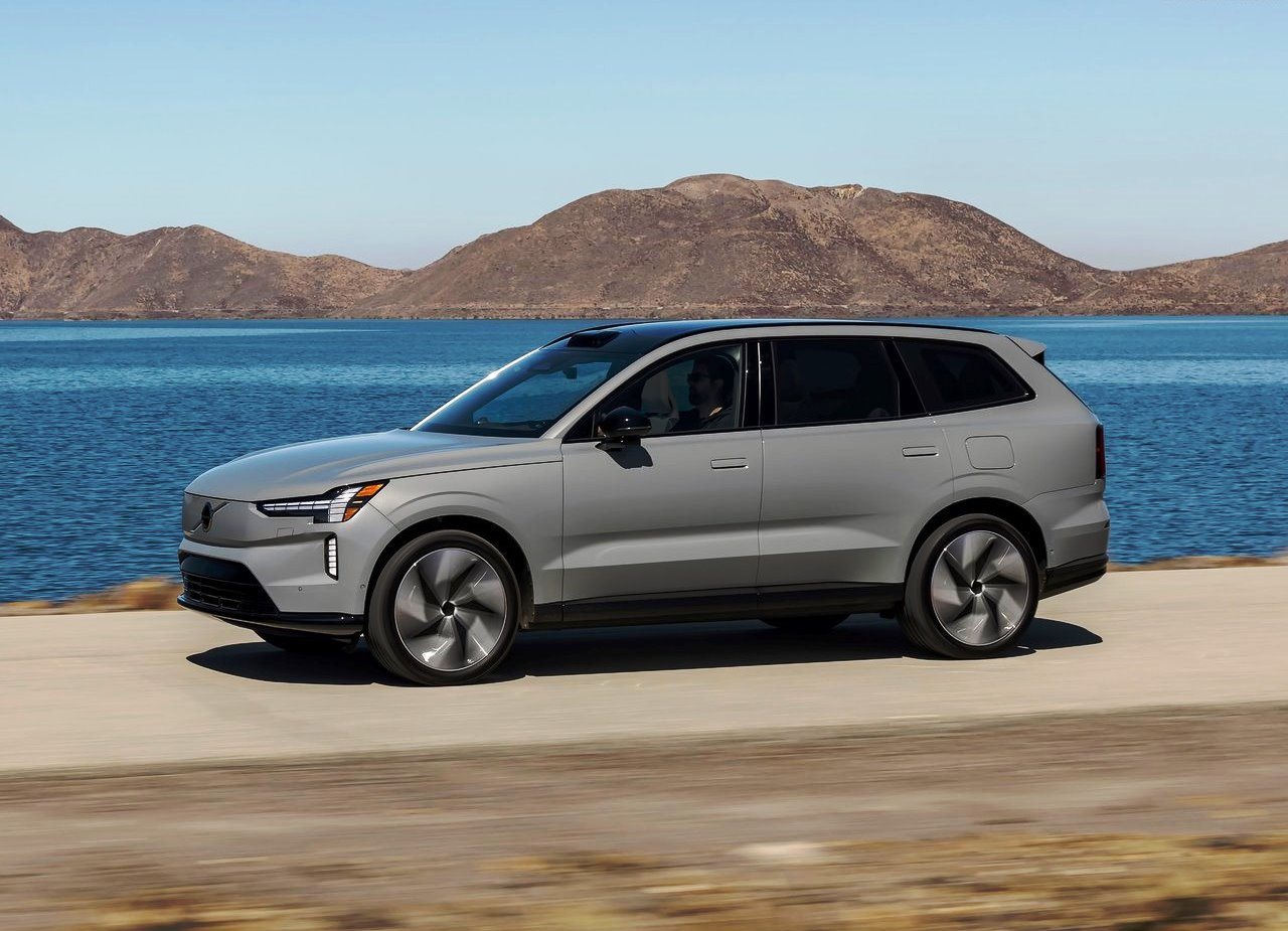 VOLVO EX90, foto 57