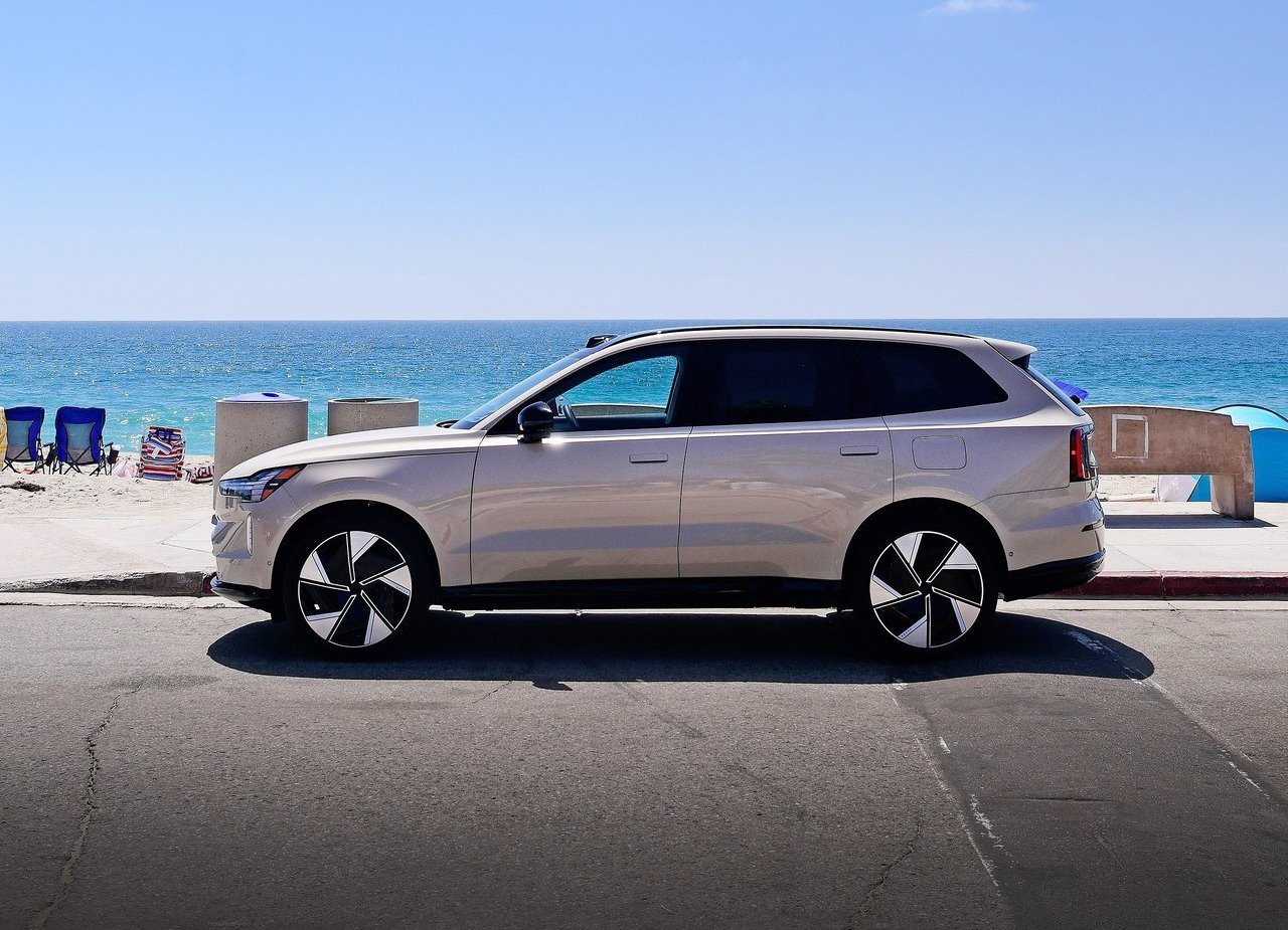 VOLVO EX90, foto 61