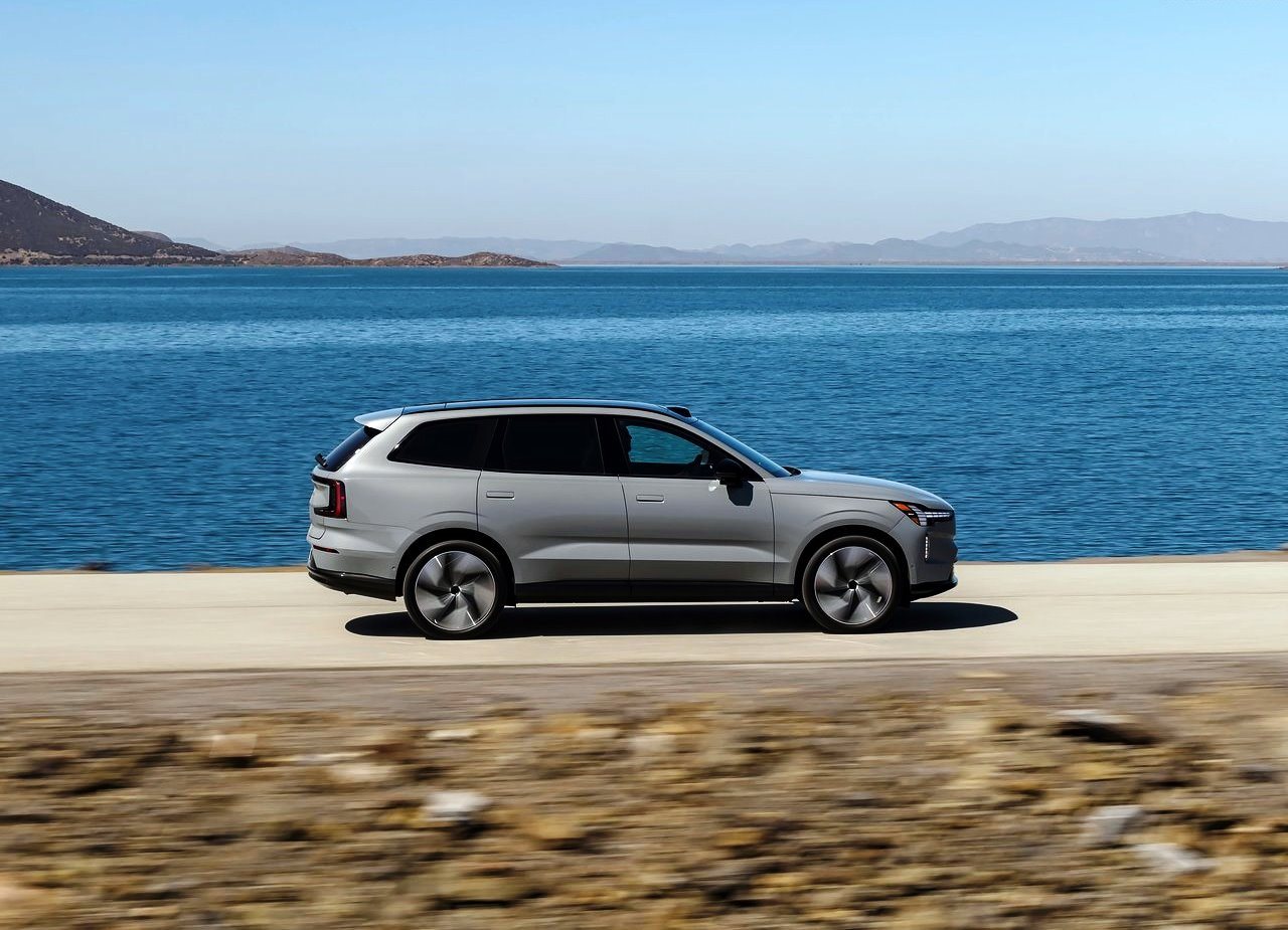 VOLVO EX90, foto 68