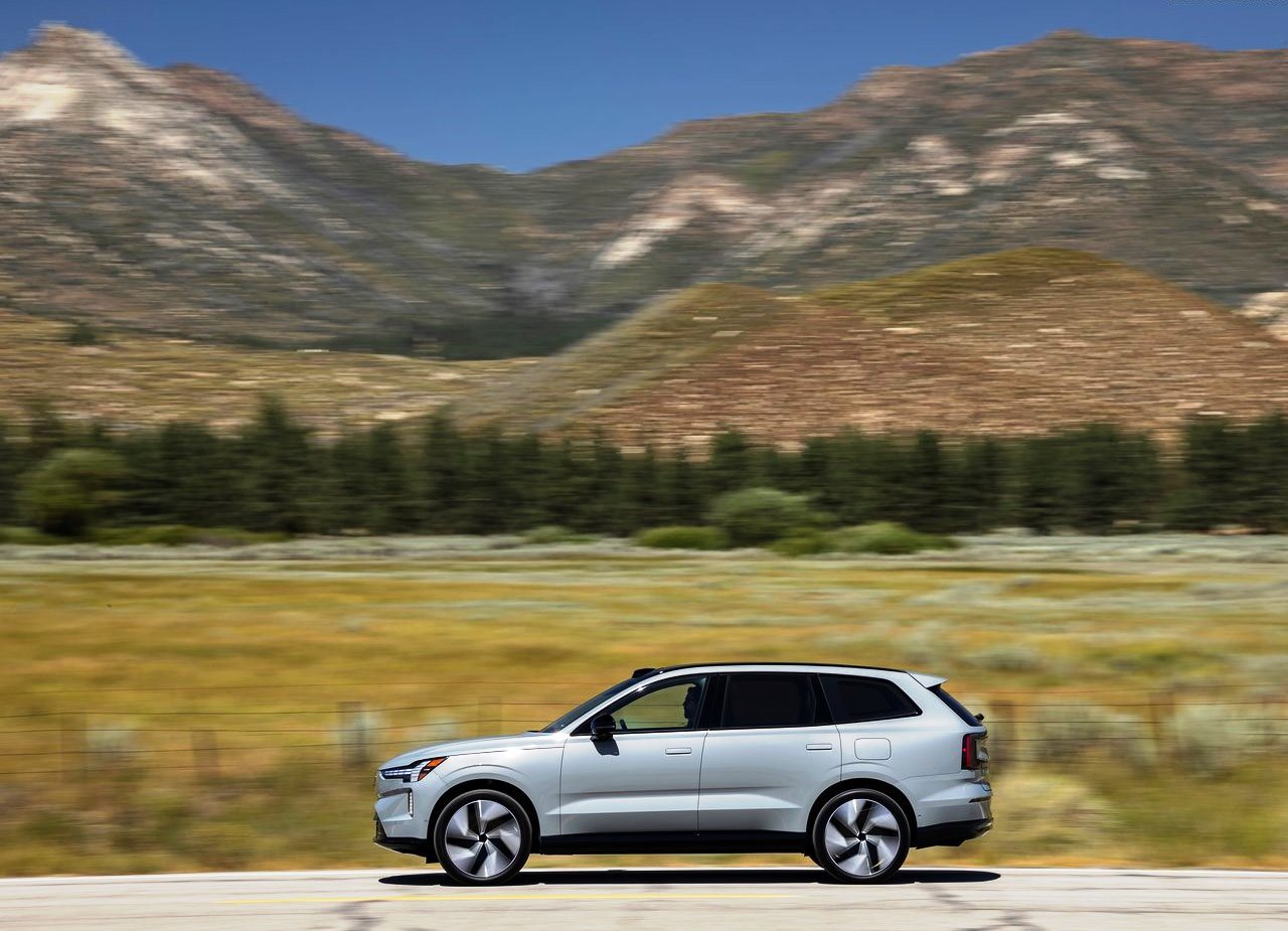 VOLVO EX90, foto 71