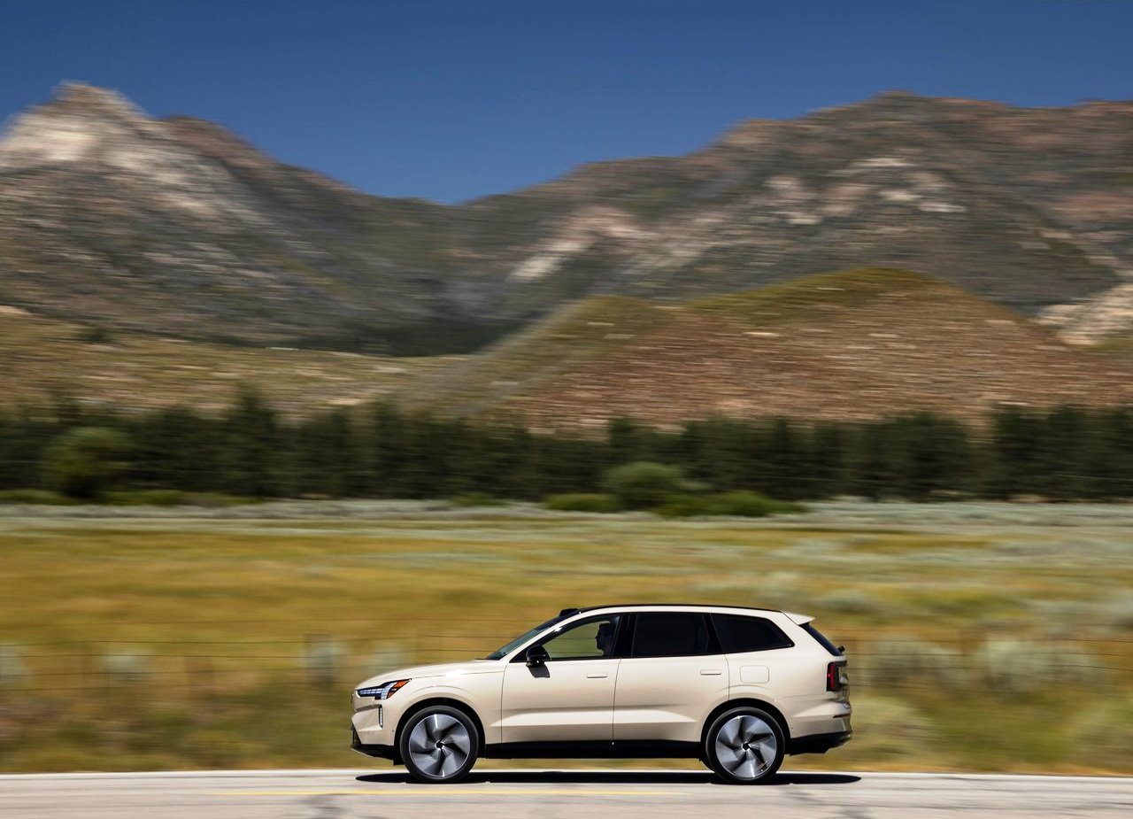 VOLVO EX90, foto 72