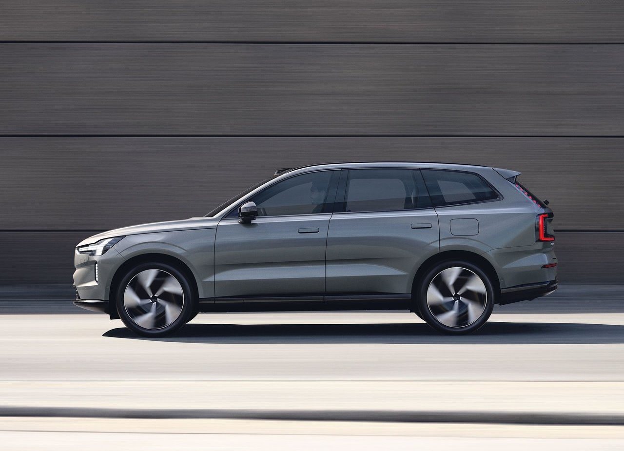 VOLVO EX90, foto 77