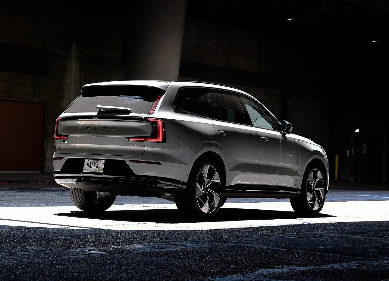 VOLVO EX90, foto 79