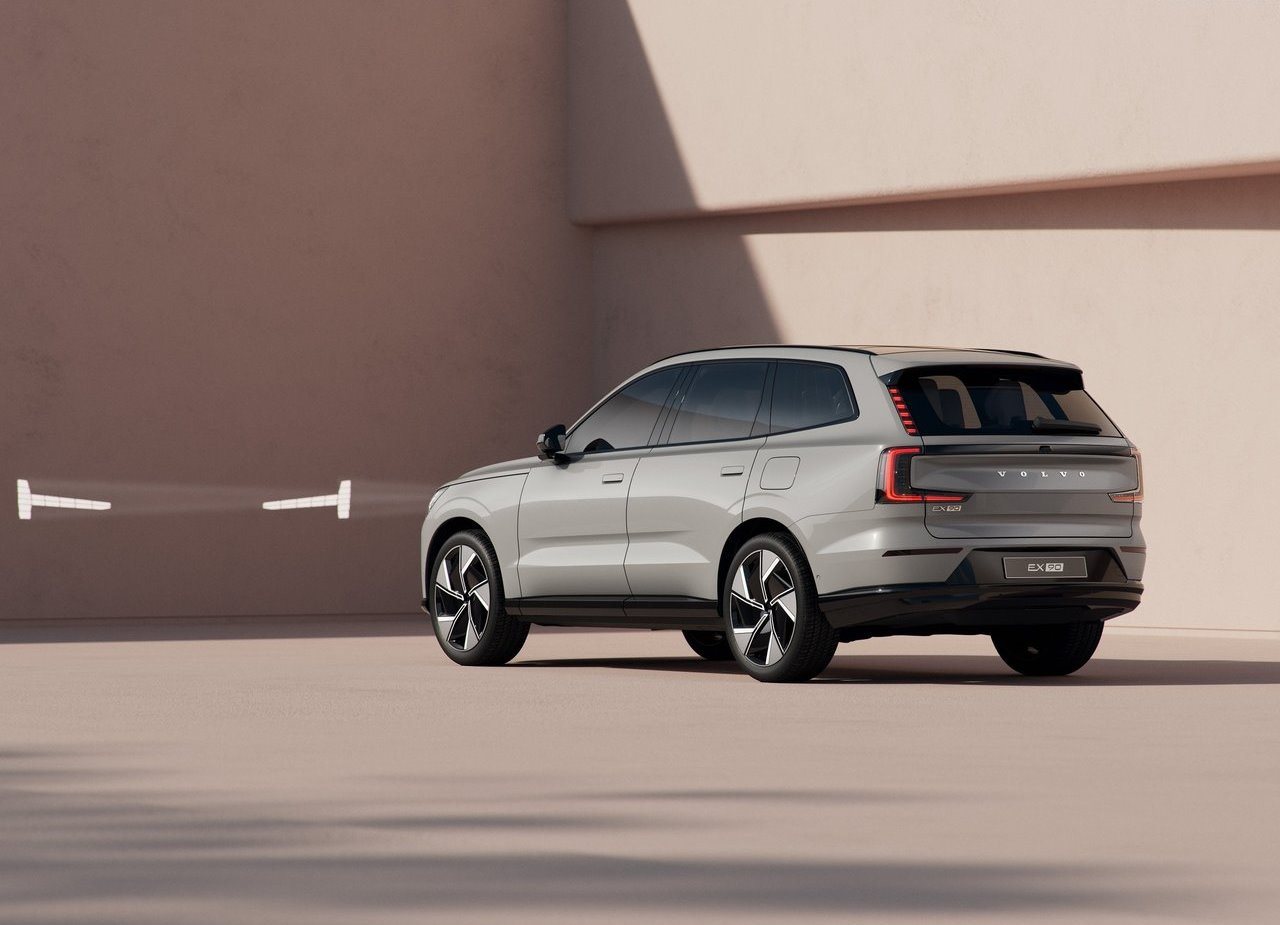 VOLVO EX90, foto 83
