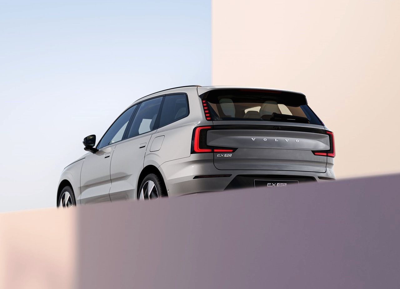 VOLVO EX90, foto 84