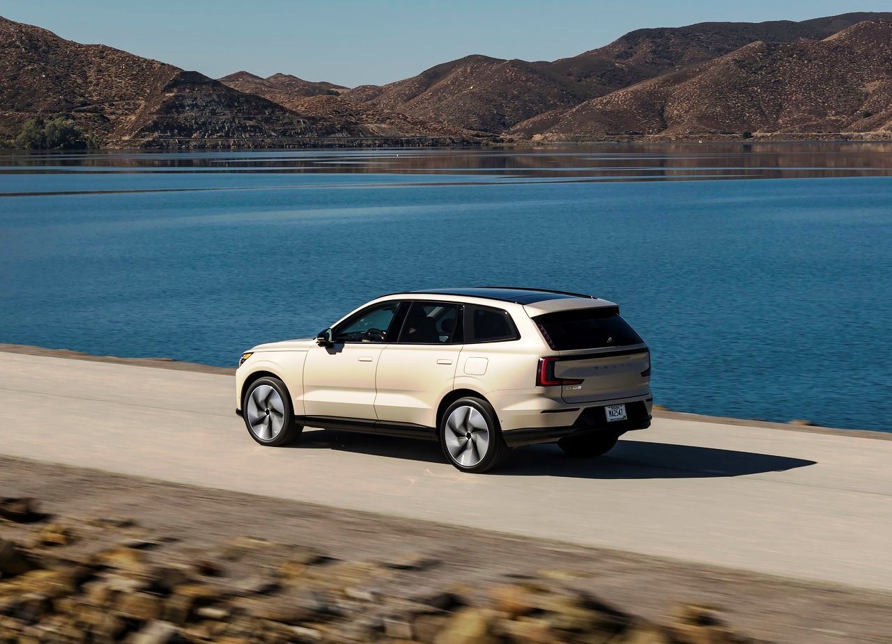 VOLVO EX90, foto 87