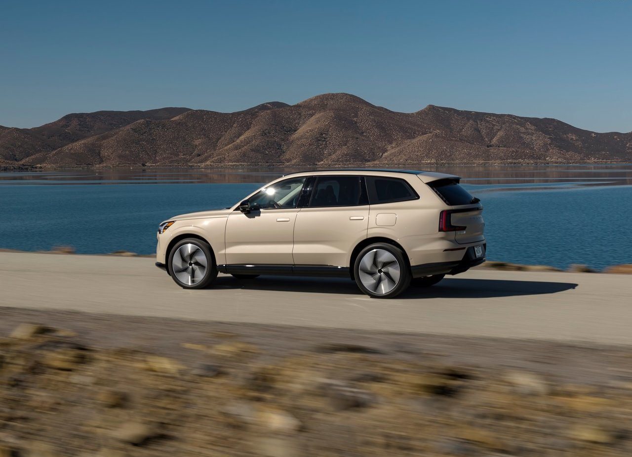 VOLVO EX90, foto 88